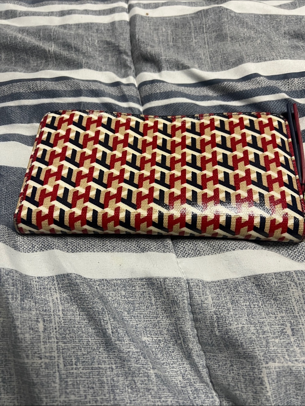 Tommy Hilfiger Red, Navy & Cream Signature Zip Wallet